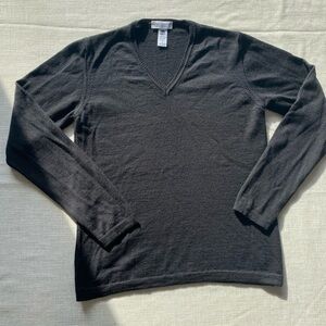 Morgano Classic Black V-Neck Sweater - Everyday Essential 100%wool